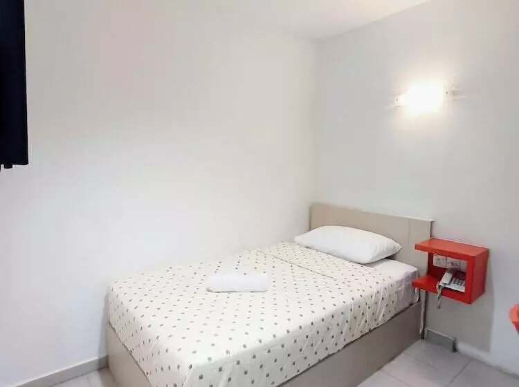 Kozi Hotel Danga Bay