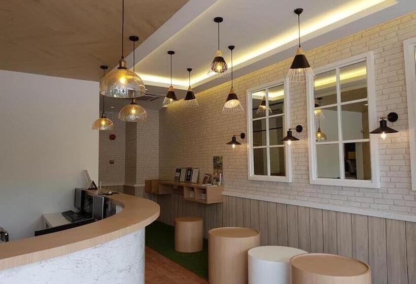 Kozi Hotel Danga Bay