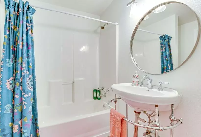 Lakefront Graford Home W/ Fire Pit + Private Dock!