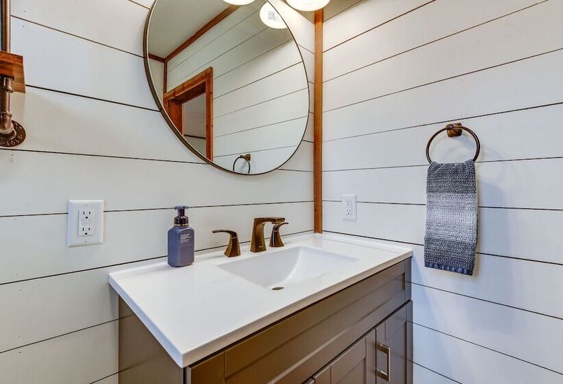 Lakefront Graford Home W/ Fire Pit + Private Dock!