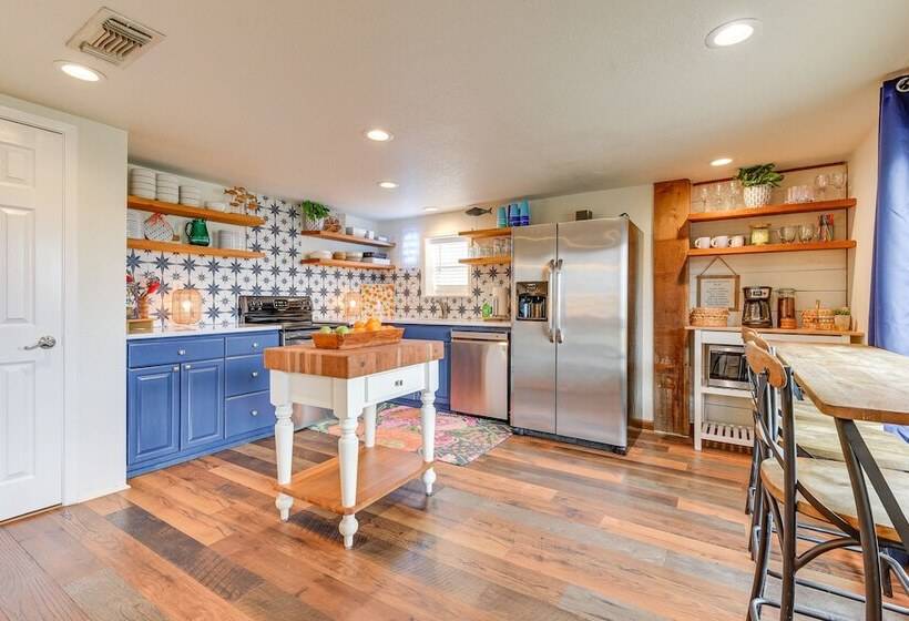 Lakefront Graford Home W/ Fire Pit + Private Dock!