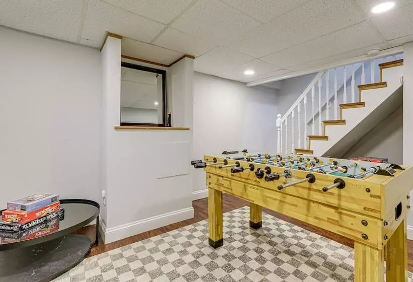 Niantic Duplex W/ Deck < 1 Mi To Beach + Boardwalk