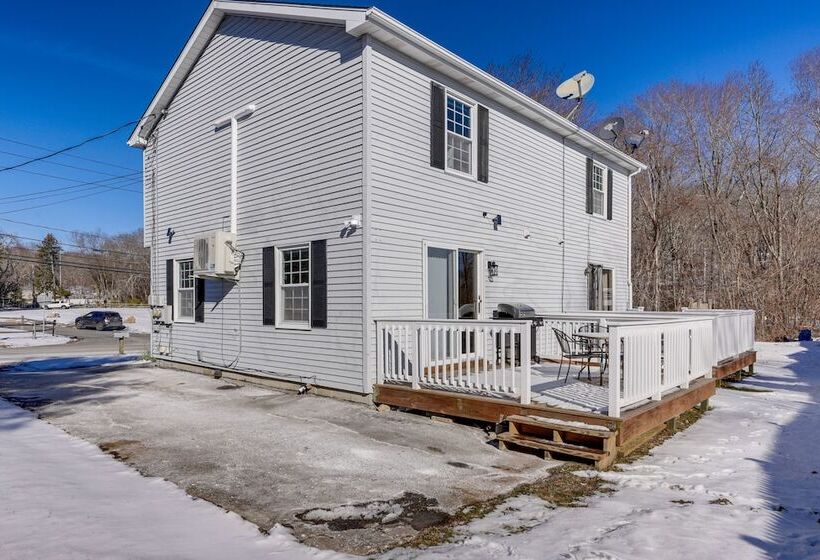 Niantic Duplex W/ Deck < 1 Mi To Beach + Boardwalk