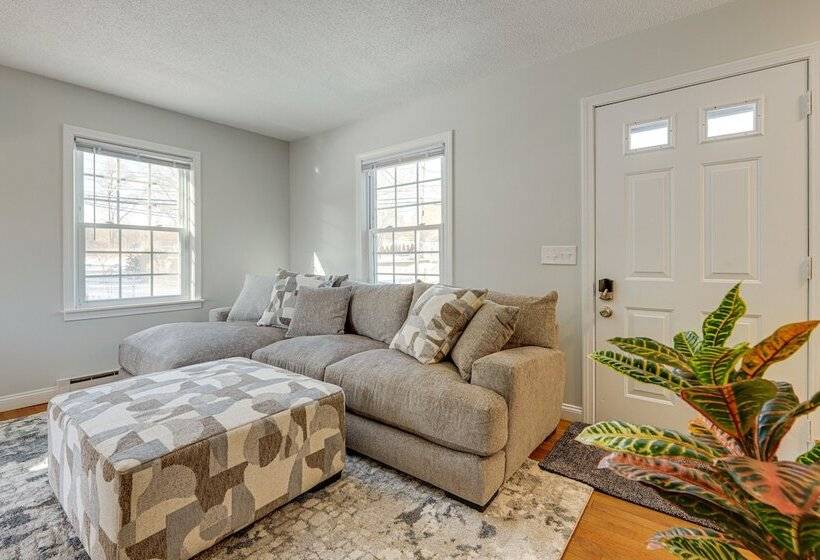 Niantic Duplex W/ Deck < 1 Mi To Beach + Boardwalk