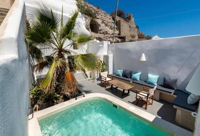 Majatalo Cave At White Rock