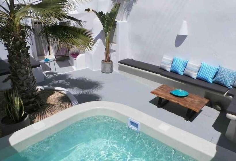 Majatalo Cave At White Rock