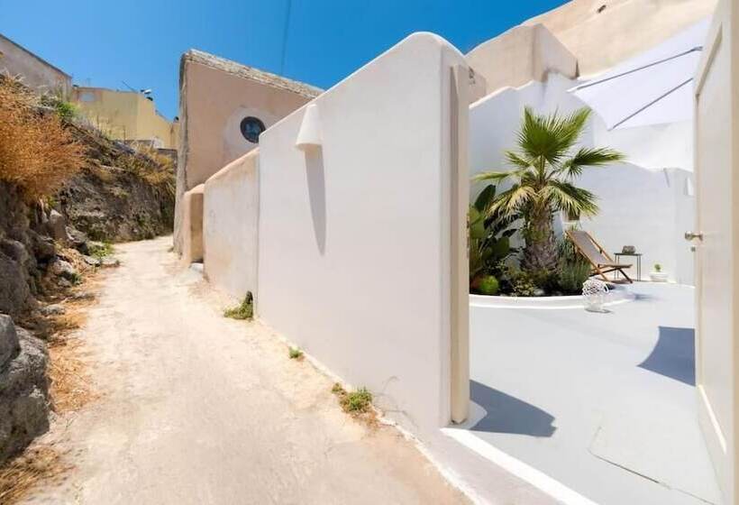 Majatalo Cave At White Rock