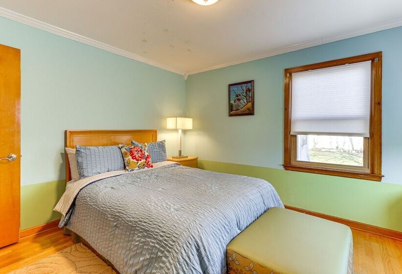 Pet Friendly West Haven Rental: Walk To Beach!