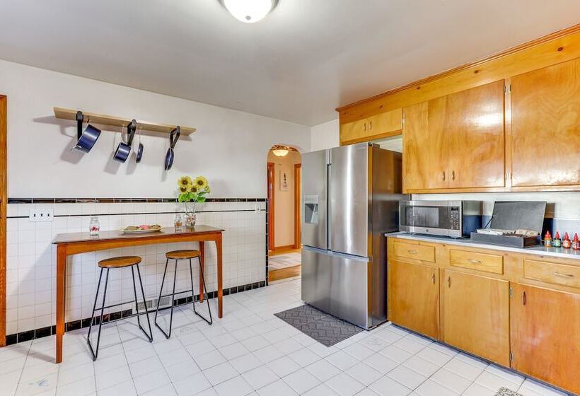 Pet Friendly West Haven Rental: Walk To Beach!