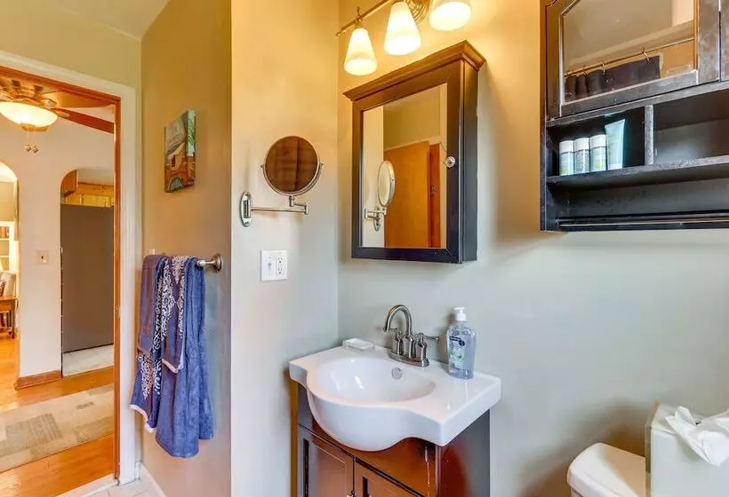 Pet Friendly West Haven Rental: Walk To Beach!