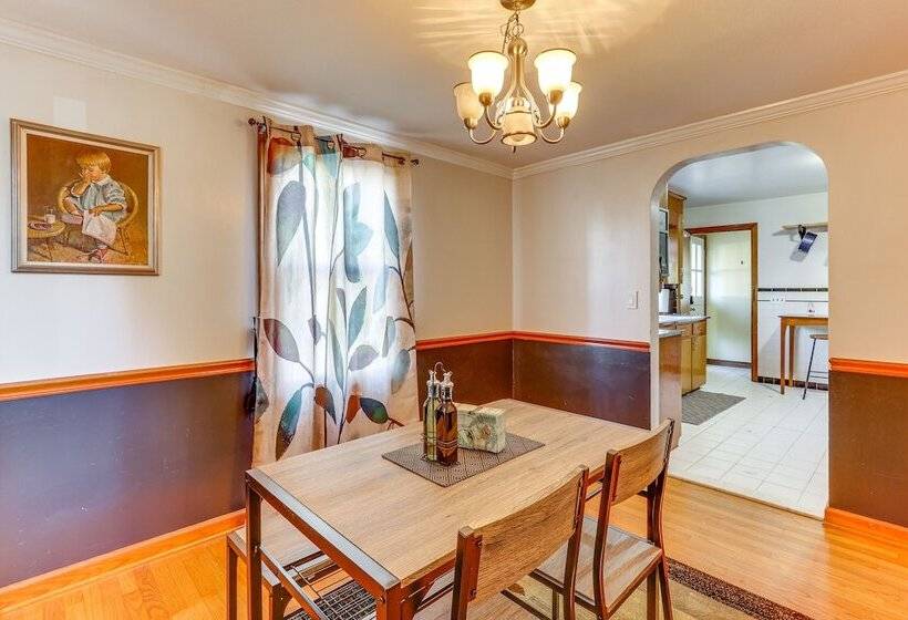 Pet Friendly West Haven Rental: Walk To Beach!