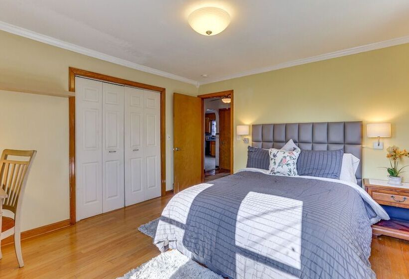 Pet Friendly West Haven Rental: Walk To Beach!