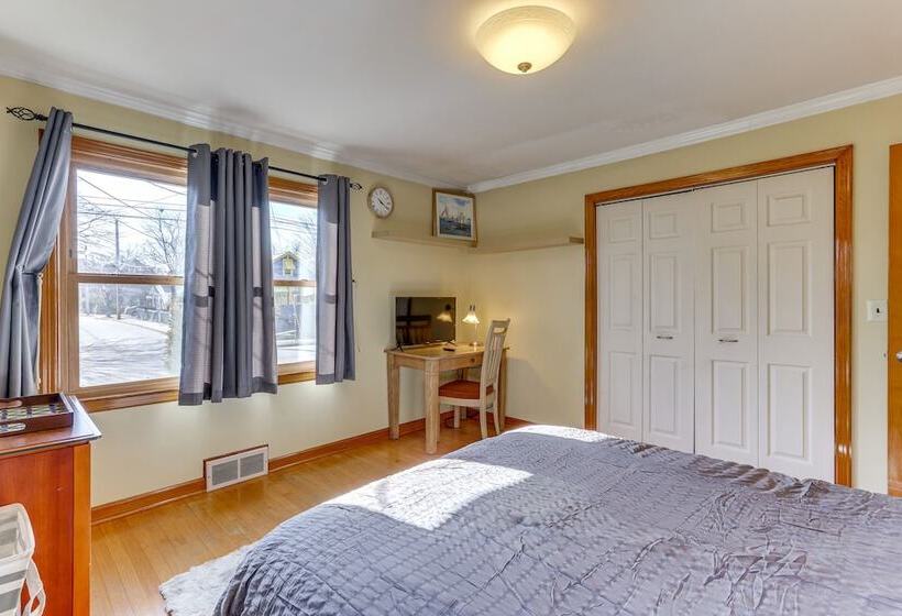 Pet Friendly West Haven Rental: Walk To Beach!