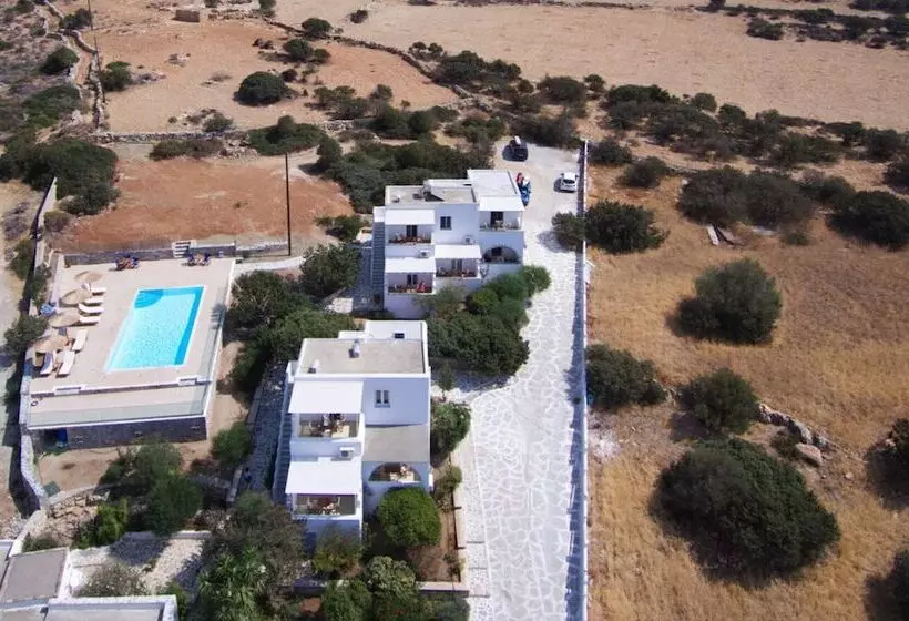 Phoenicia Naxos