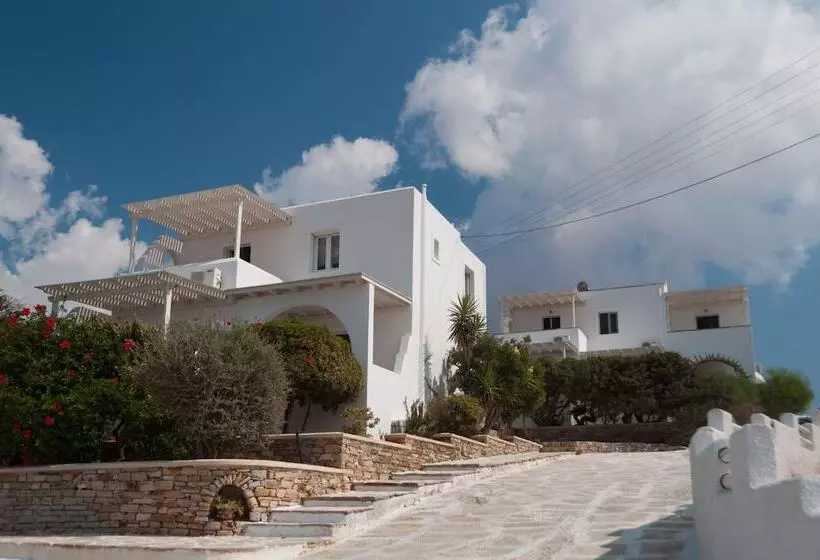 Phoenicia Naxos
