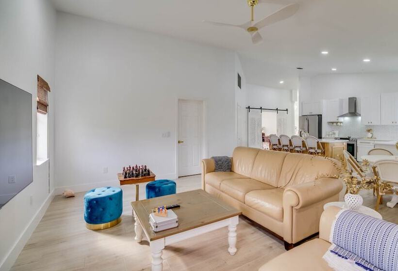 Port St Lucie Canal Front Home W/ Heated Pool!