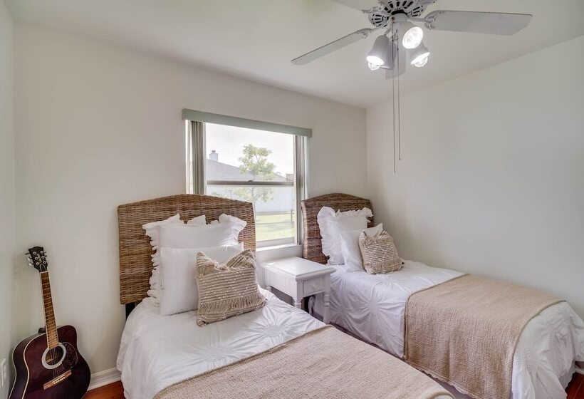 Port St Lucie Canal Front Home W/ Heated Pool!