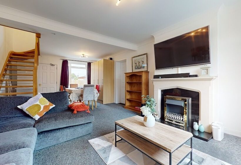 レジデンス Lovely House In Cambridge With 5 Double Beds