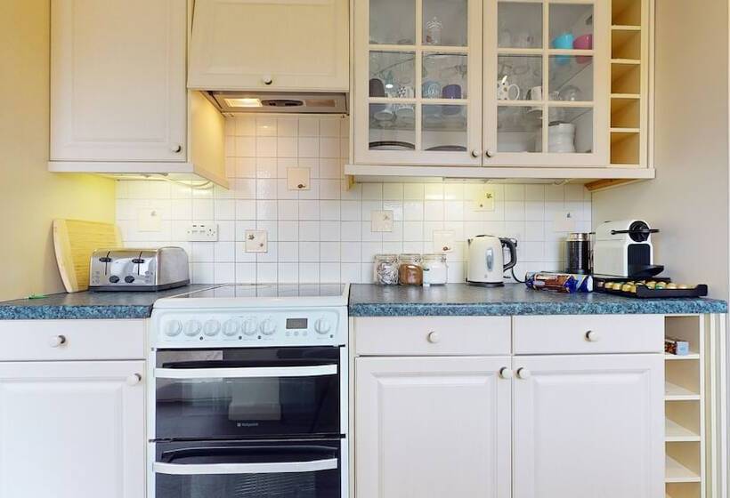 レジデンス Lovely House In Cambridge With 5 Double Beds