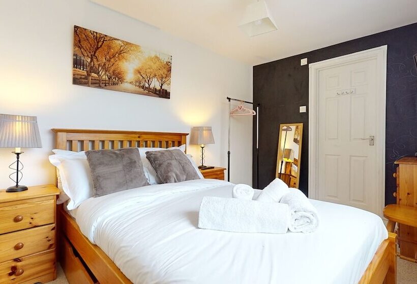 レジデンス Lovely House In Cambridge With 5 Double Beds