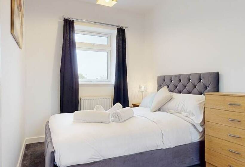 レジデンス Lovely House In Cambridge With 5 Double Beds