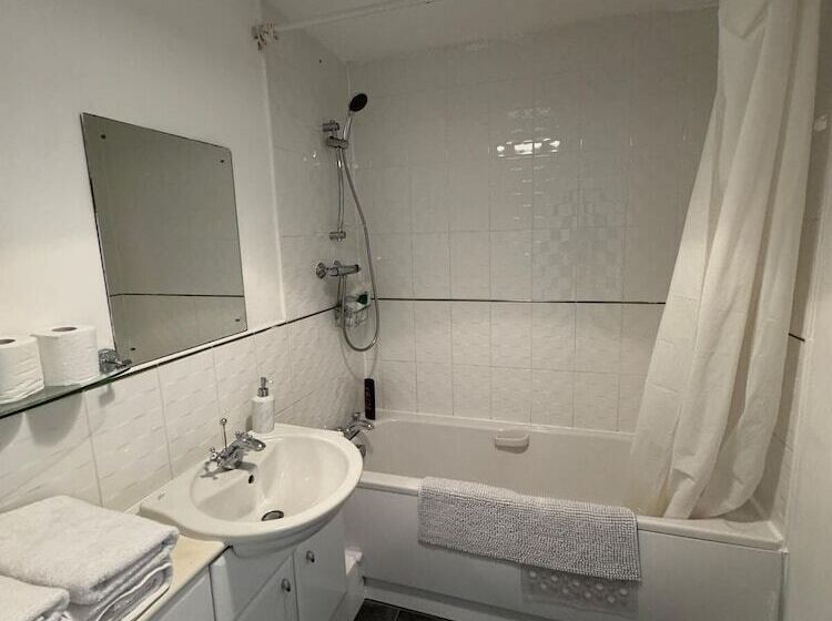 Резиденция Home Sleeps5 Netflix Parkg Near City Center/etihad