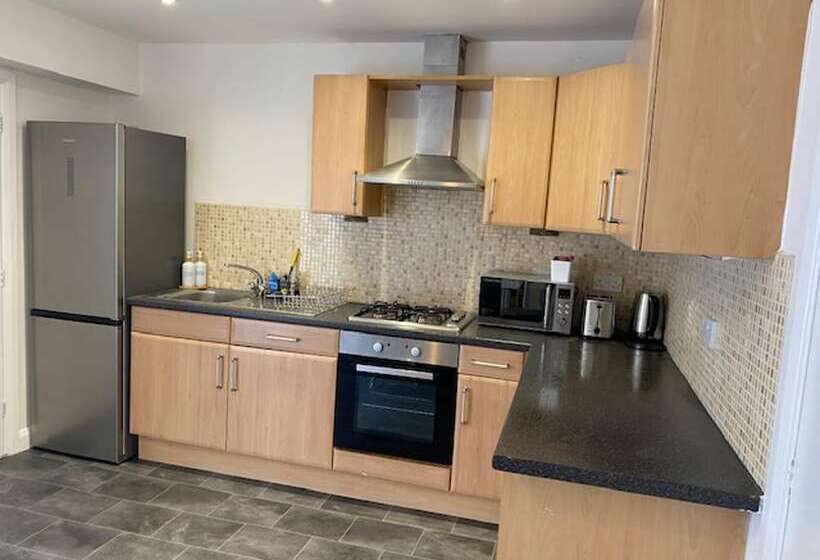 Резиденция Home Sleeps5 Netflix Parkg Near City Center/etihad