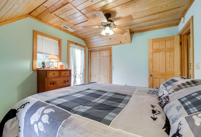 Santeetlah Lake Retreat W/ Dock: Walk To Water!