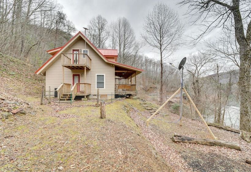 Santeetlah Lake Retreat W/ Dock: Walk To Water!