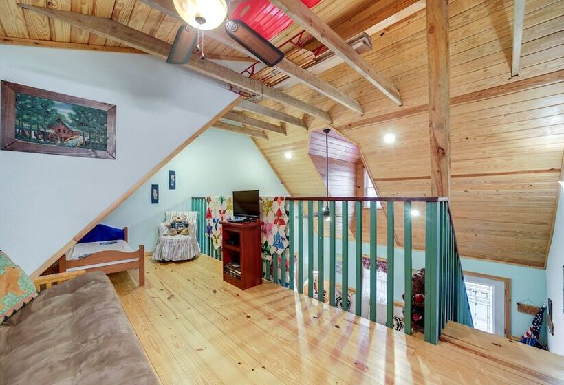 Santeetlah Lake Retreat W/ Dock: Walk To Water!