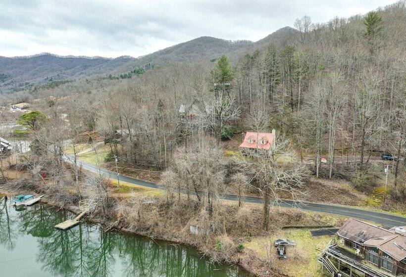 Santeetlah Lake Retreat W/ Dock: Walk To Water!