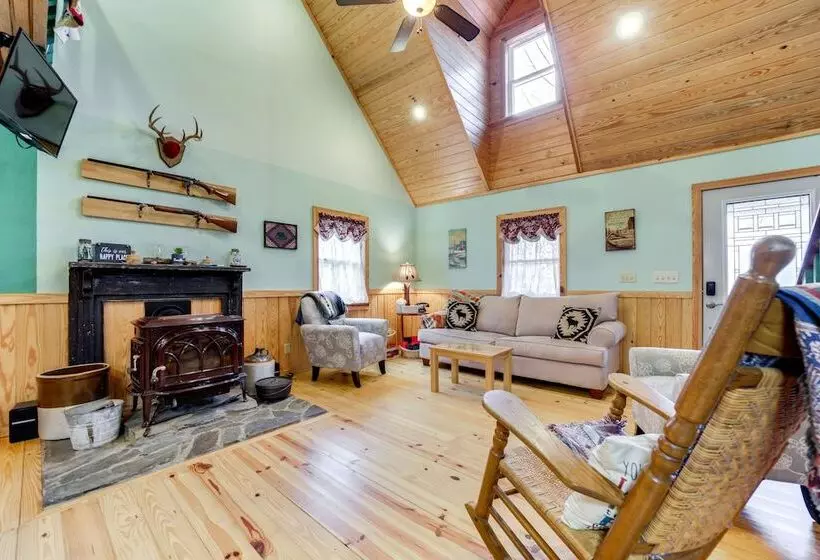 Santeetlah Lake Retreat W/ Dock: Walk To Water!