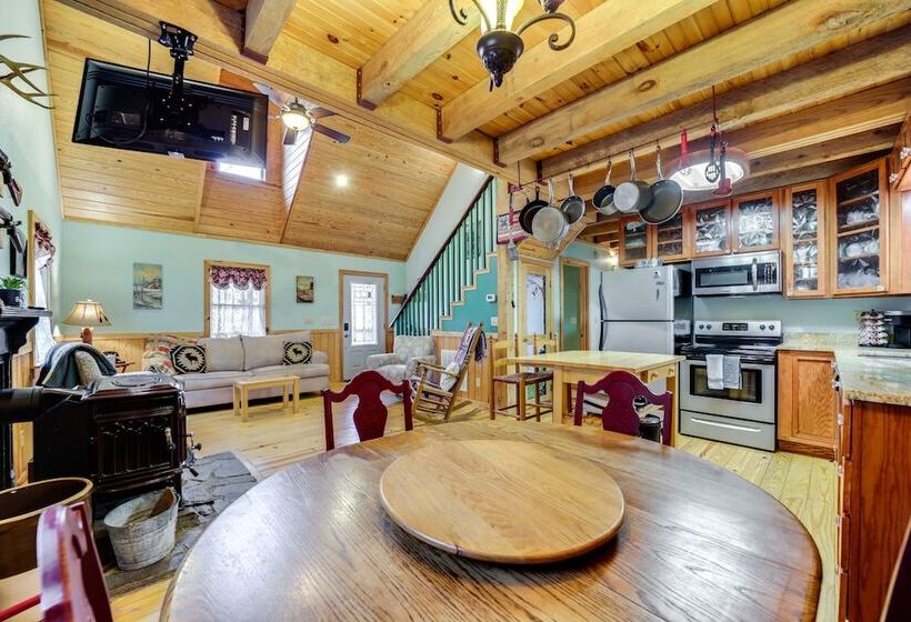 Santeetlah Lake Retreat W/ Dock: Walk To Water!