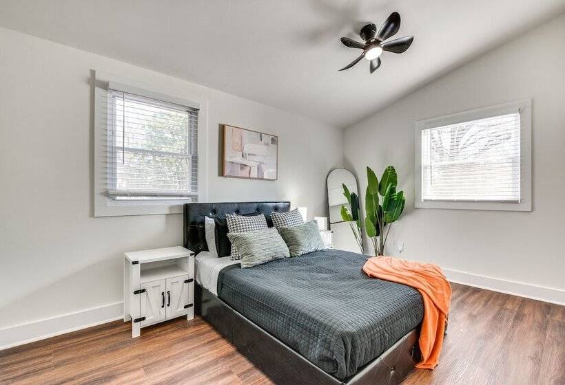 Smyrna Home W/ Porch: 2 Mi To Battery Atlanta!