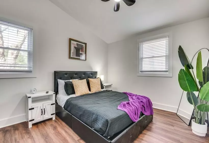 Smyrna Home W/ Porch: 2 Mi To Battery Atlanta!