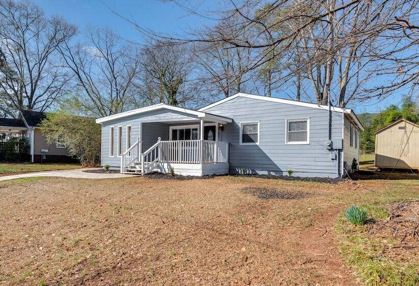 Smyrna Home W/ Porch: 2 Mi To Battery Atlanta!