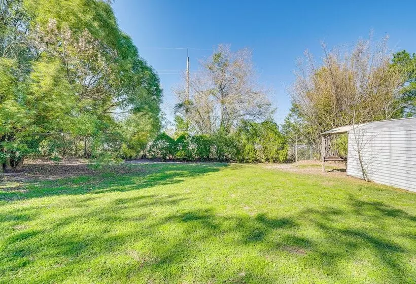 Spring Hill Home   3 Mi To Weeki Wachee Springs!