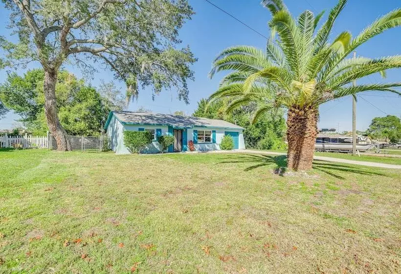 Spring Hill Home   3 Mi To Weeki Wachee Springs!