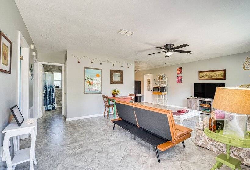 Spring Hill Home 3 Mi To Weeki Wachee Springs!