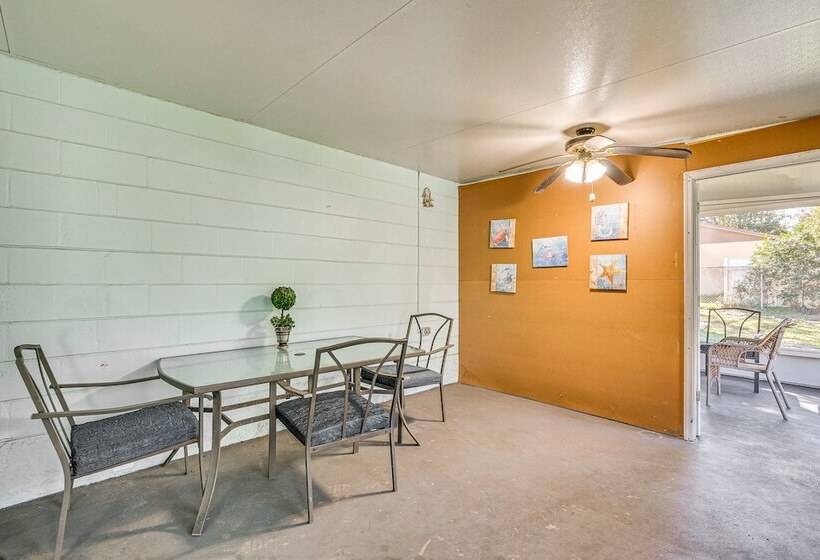 Spring Hill Home 3 Mi To Weeki Wachee Springs!