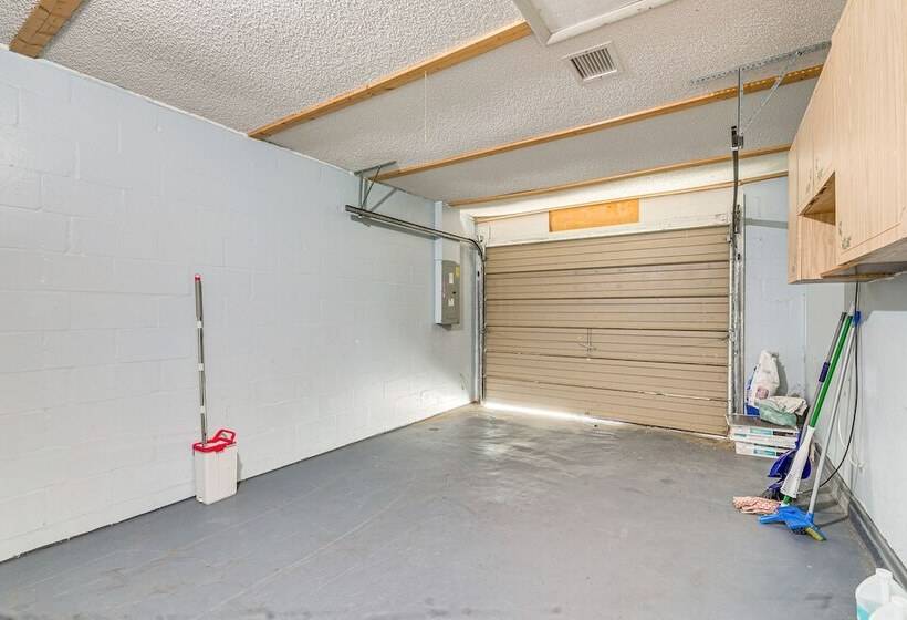 Spring Hill Home 3 Mi To Weeki Wachee Springs!