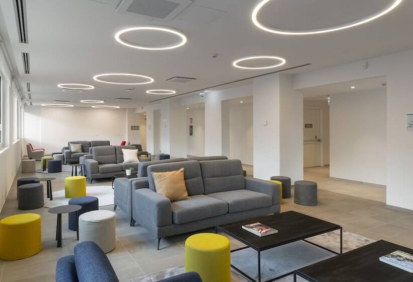 هاستل Florentia Living Stays