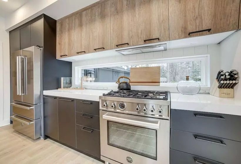 Fennville Vacation Rental: Seasonal Heated Pool!