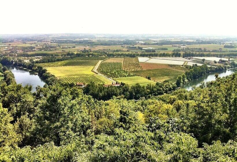 Herbert George Apartment