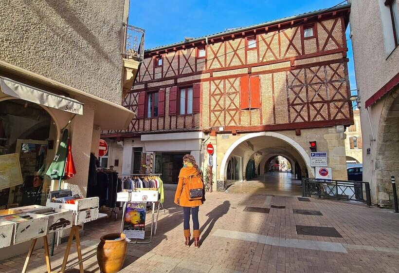 Herbert George Apartment