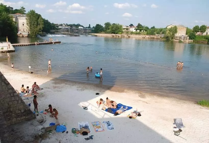 Herbert George Apartment