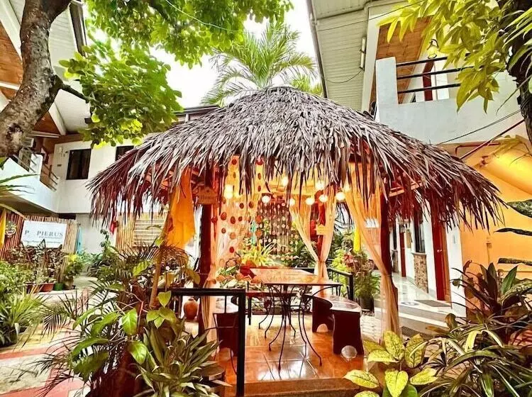 Hotelli Papierus Pensionne