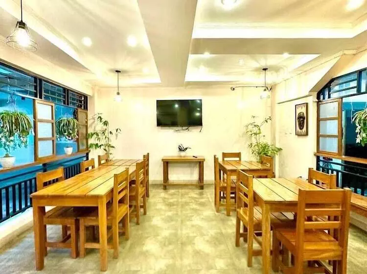 Hotelli Papierus Pensionne