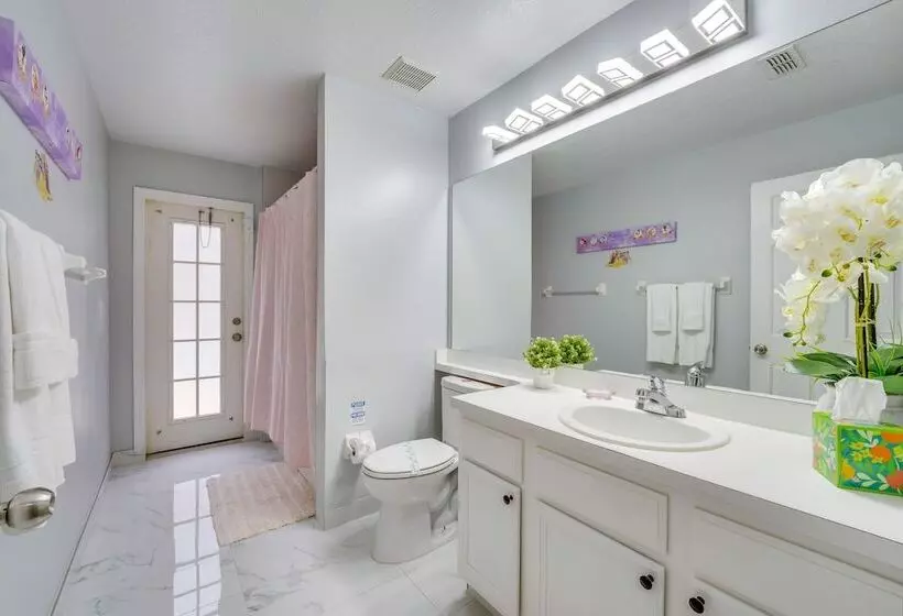 Kissimmee Oasis W/ Pool & Grill: 8 Mi To Disney!