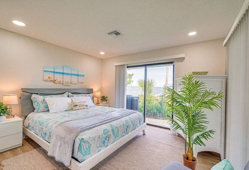 Lakefront Yalaha Home W/ Private Dock!